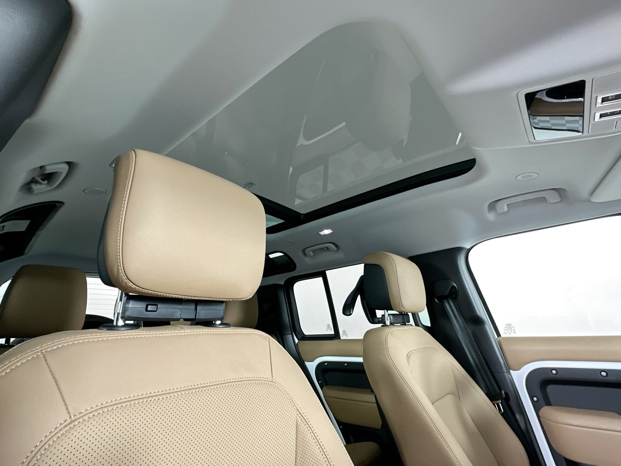 new 2025 Land Rover Defender 110 car, priced at $72,633