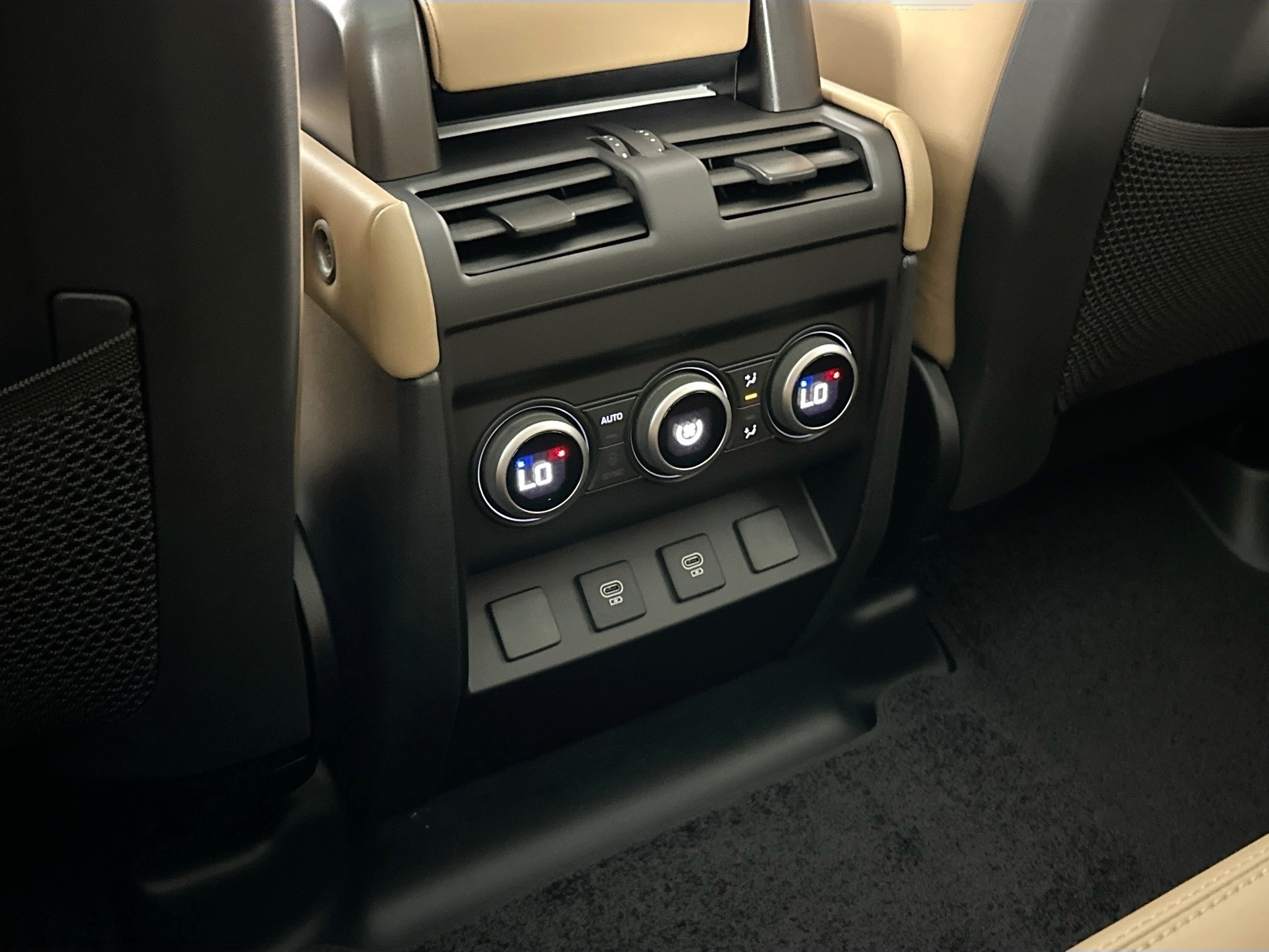 new 2025 Land Rover Defender 110 car, priced at $72,633