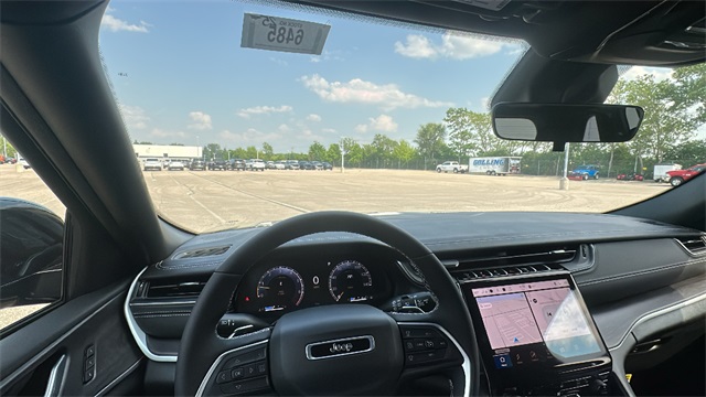 new 2025 Jeep Grand Cherokee car, priced at $48,703