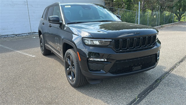 new 2025 Jeep Grand Cherokee car, priced at $48,703