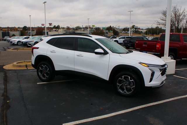 used 2025 Chevrolet Trax car, priced at $24,336