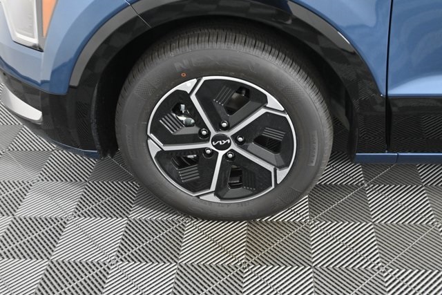 new 2025 Kia Niro car, priced at $33,505