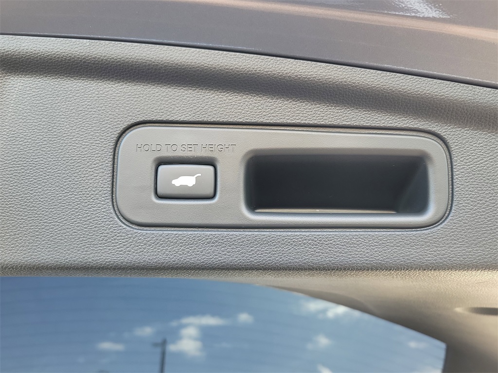 used 2022 Acura MDX car, priced at $40,998