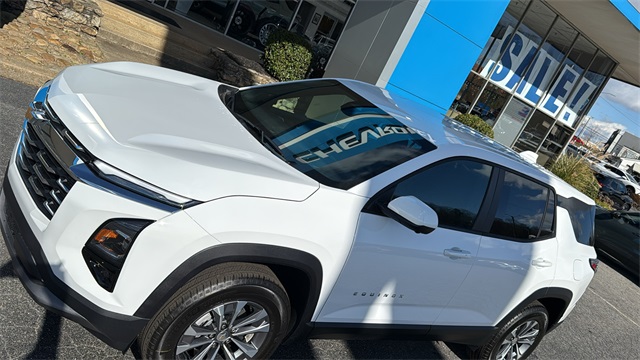 new 2026 Chevrolet Equinox car, priced at $32,940