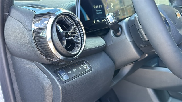 new 2026 Chevrolet Equinox car, priced at $32,940