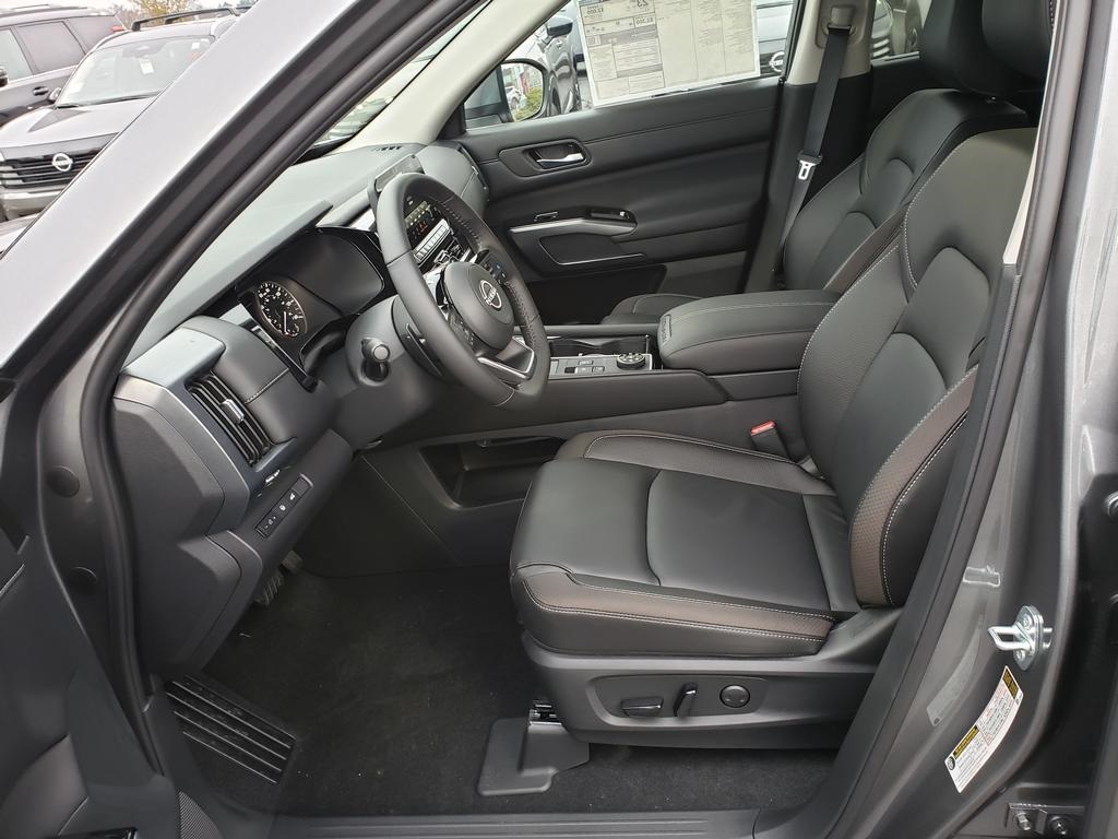 new 2025 Nissan Pathfinder car, priced at $38,288