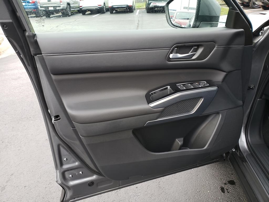 new 2025 Nissan Pathfinder car, priced at $38,288