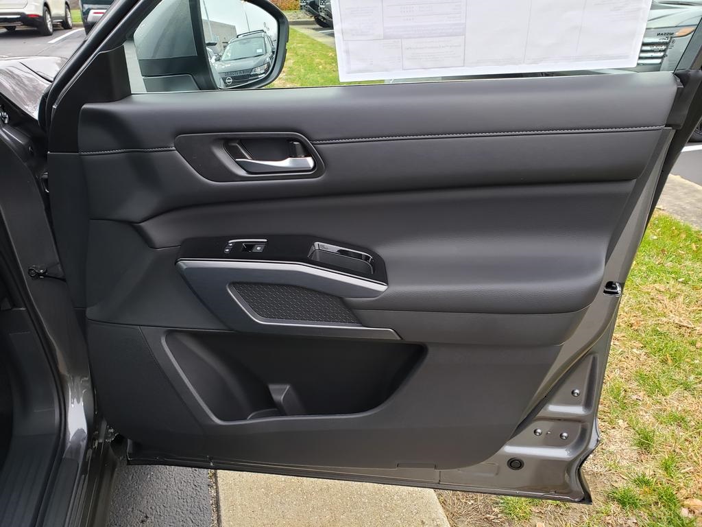 new 2025 Nissan Pathfinder car, priced at $38,288