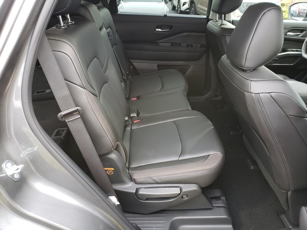 new 2025 Nissan Pathfinder car, priced at $38,288