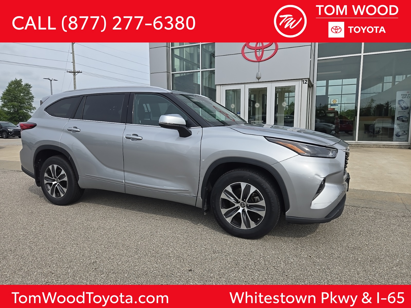 used 2022 Toyota Highlander car, priced at $34,561