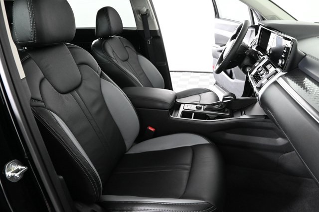 used 2023 Kia Sorento car, priced at $24,955