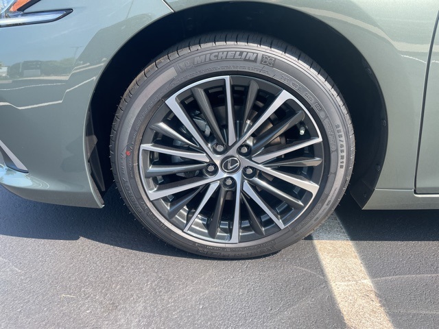 new 2025 Lexus ES car, priced at $49,324