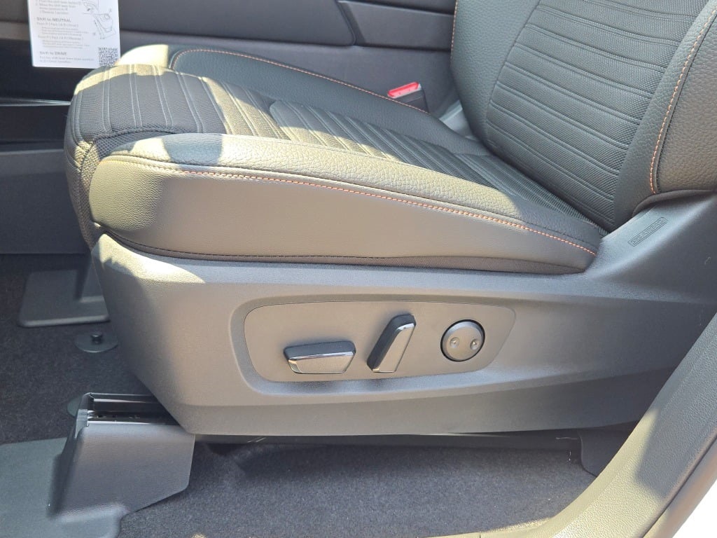 new 2025 Nissan Pathfinder car, priced at $46,505