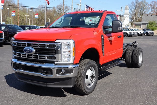 new 2024 Ford F-350SD car, priced at $54,598
