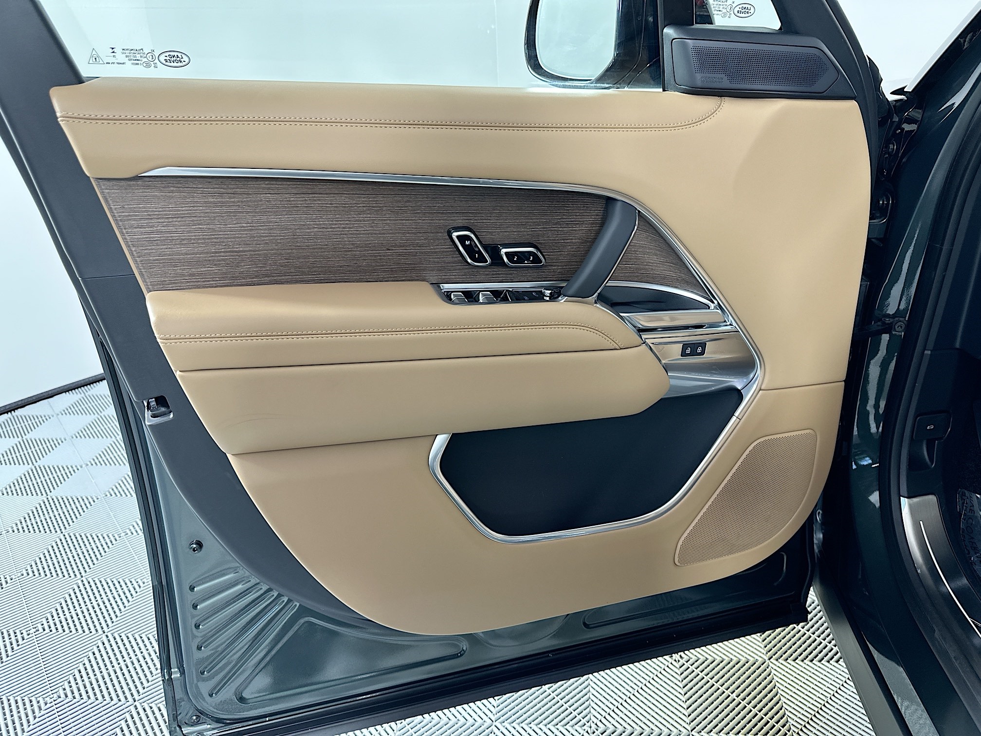 new 2025 Land Rover Range Rover car, priced at $142,130