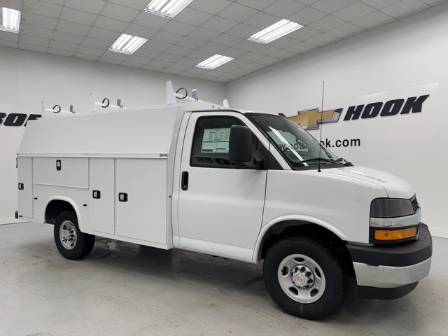 new 2025 Chevrolet Express 3500 car, priced at $61,618