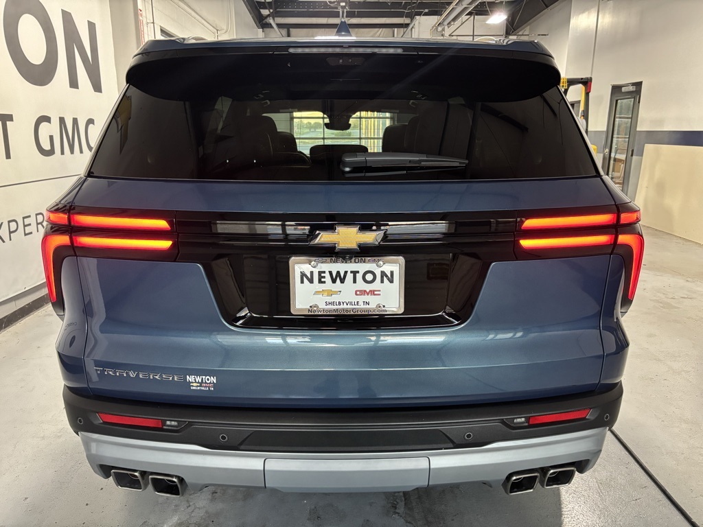 new 2026 Chevrolet Traverse car, priced at $50,328