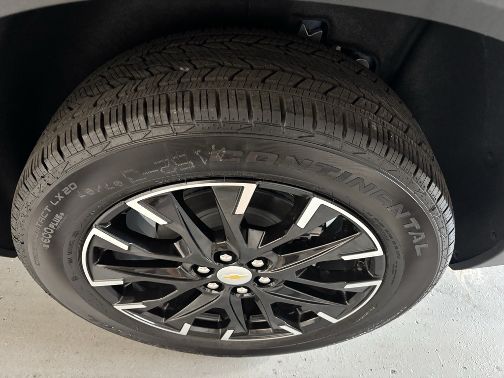 new 2026 Chevrolet Traverse car, priced at $50,328