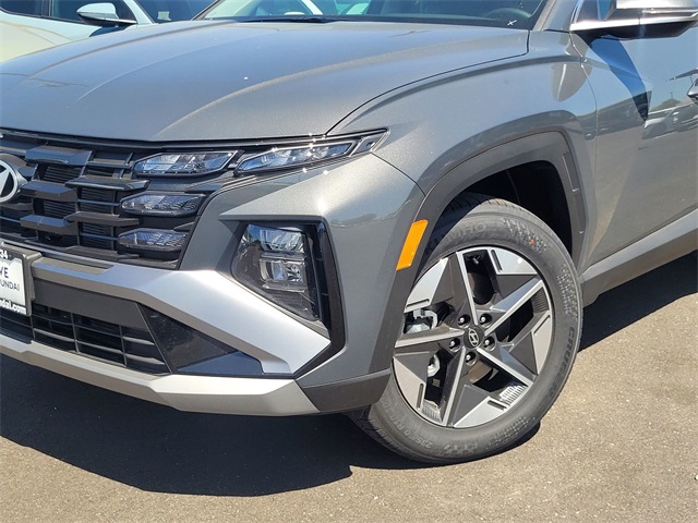 new 2025 Hyundai Tucson car, priced at $33,105