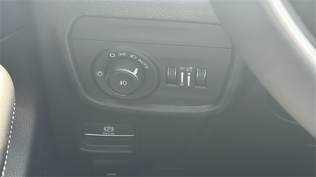 new 2025 Jeep Grand Cherokee car, priced at $45,381