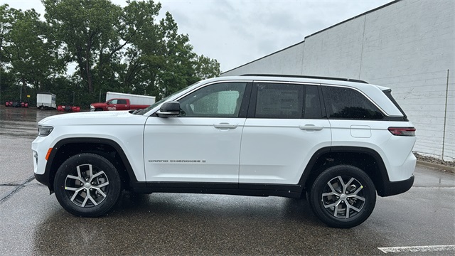 new 2025 Jeep Grand Cherokee car, priced at $45,744