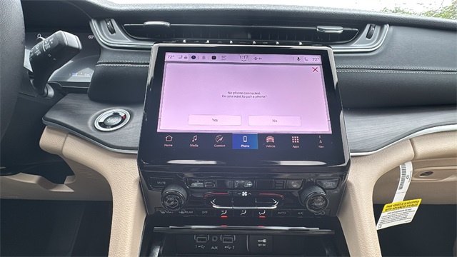 new 2025 Jeep Grand Cherokee car, priced at $45,744