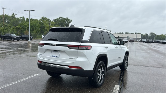 new 2025 Jeep Grand Cherokee car, priced at $45,744