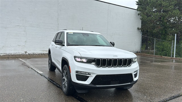 new 2025 Jeep Grand Cherokee car, priced at $45,744
