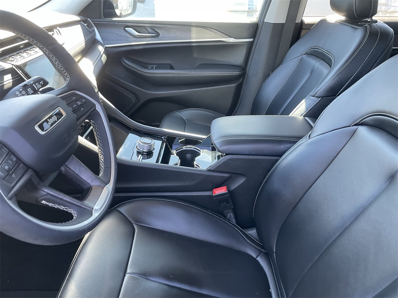 used 2023 Jeep Grand Cherokee car, priced at $33,999