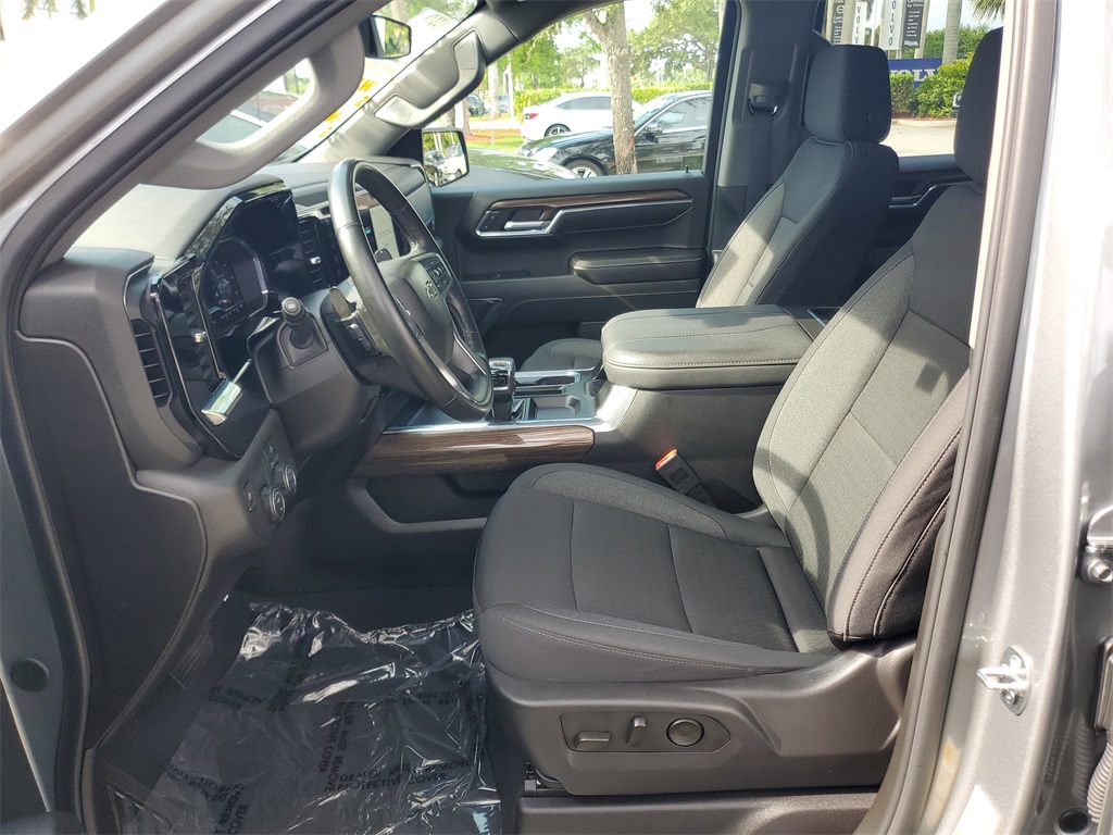 used 2024 Chevrolet Silverado 1500 car, priced at $43,890
