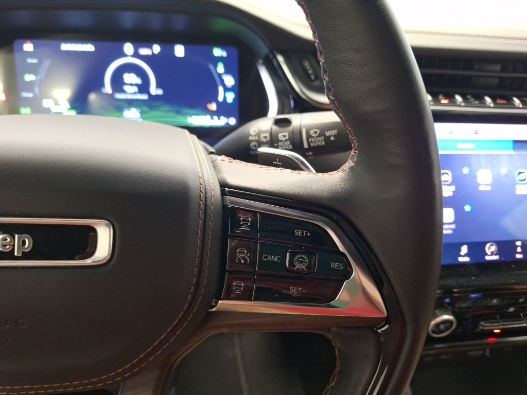 used 2022 Jeep Grand Cherokee car, priced at $38,193