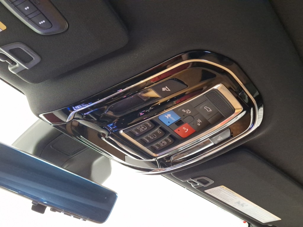 used 2022 Jeep Grand Cherokee car, priced at $38,193