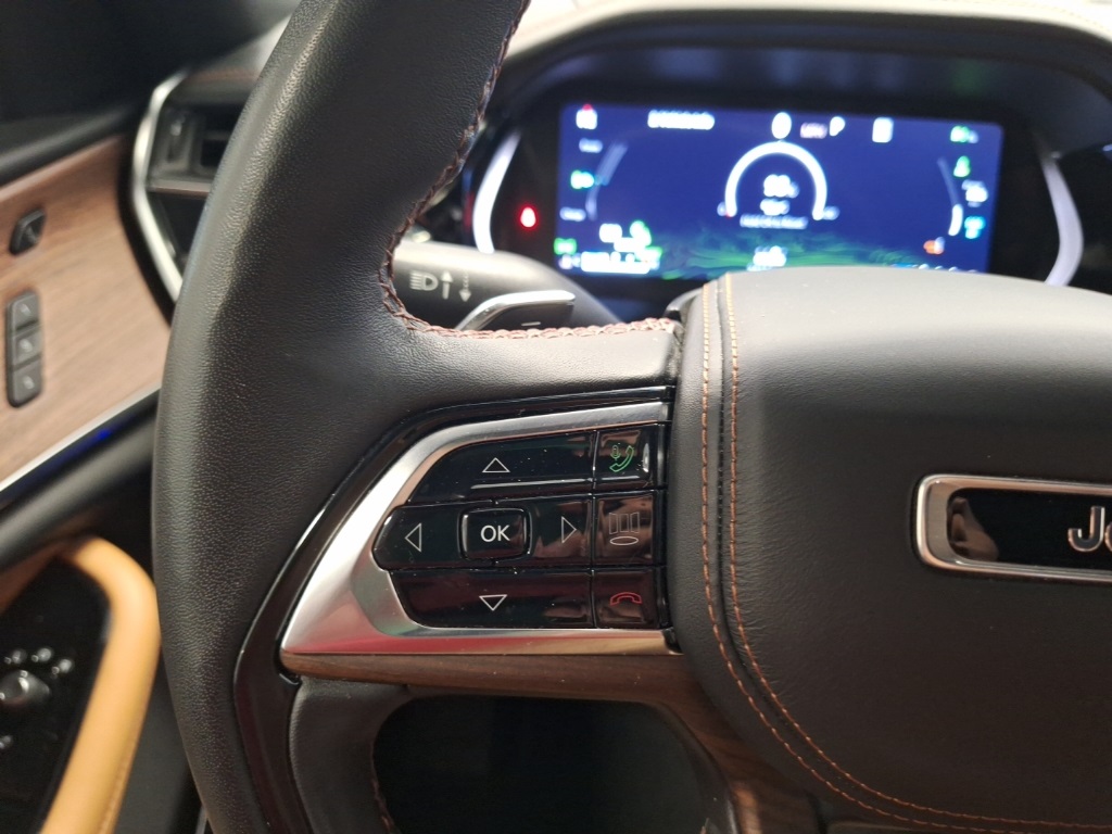 used 2022 Jeep Grand Cherokee car, priced at $38,193