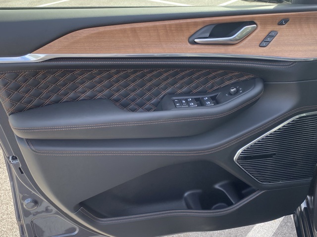 new 2025 Jeep Grand Cherokee L car, priced at $63,708