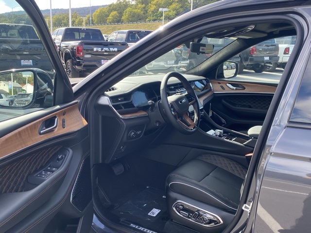 new 2025 Jeep Grand Cherokee L car, priced at $63,708