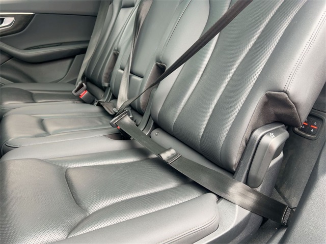 used 2021 Audi Q7 car, priced at $33,911
