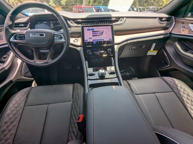 new 2025 Jeep Grand Cherokee car, priced at $60,045