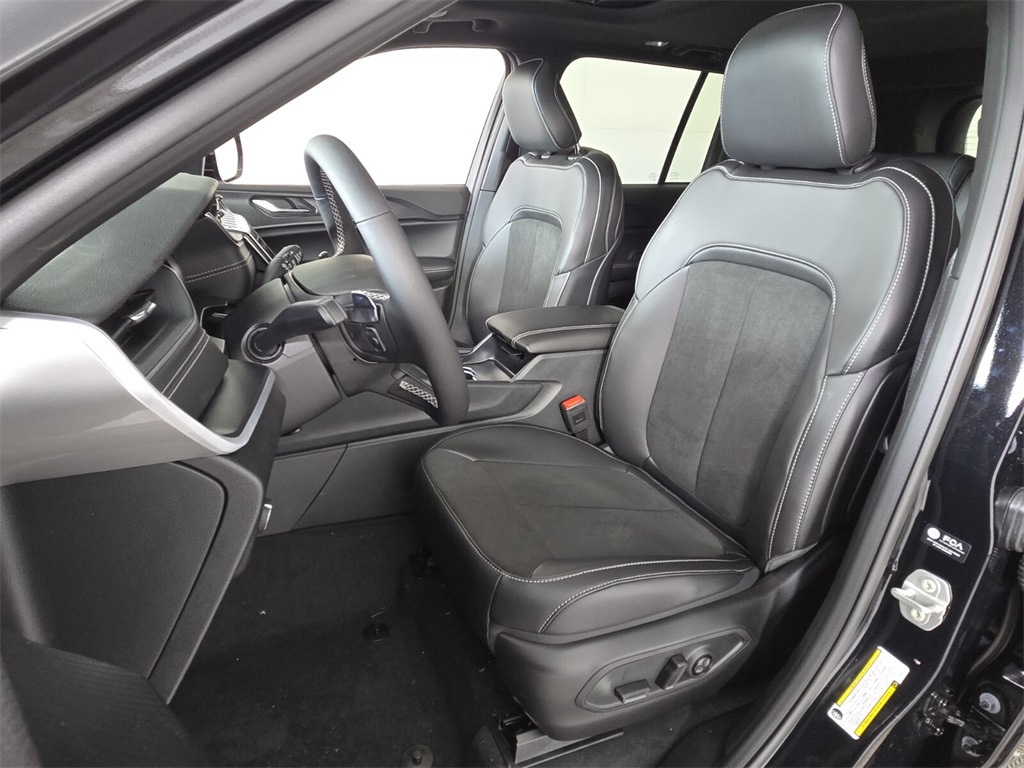 new 2025 Jeep Grand Cherokee car, priced at $38,175