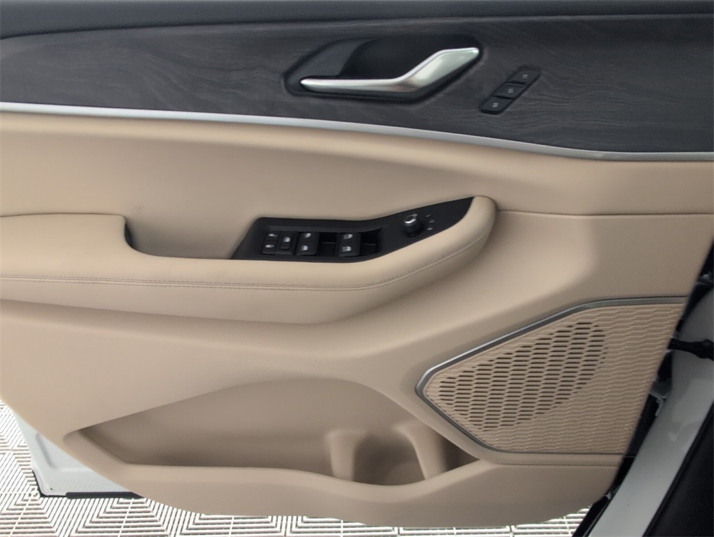 new 2025 Jeep Grand Cherokee L car, priced at $43,715
