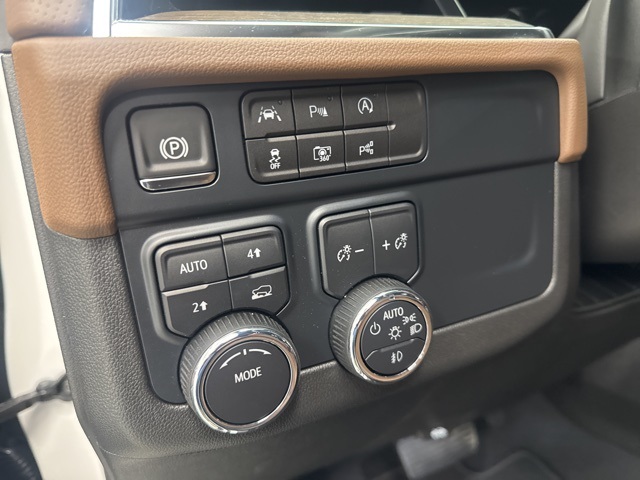 new 2025 Chevrolet Suburban car, priced at $84,500