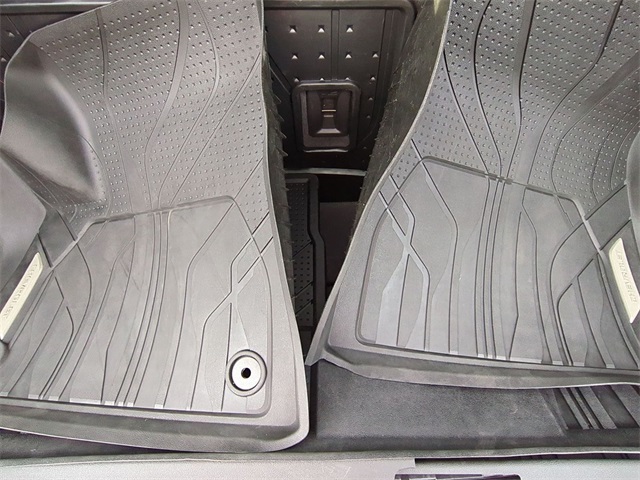 used 2021 Chevrolet Traverse car, priced at $21,911