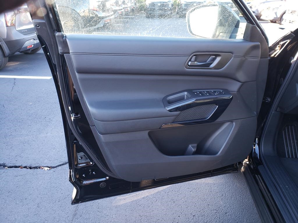 new 2025 Nissan Pathfinder car, priced at $38,206