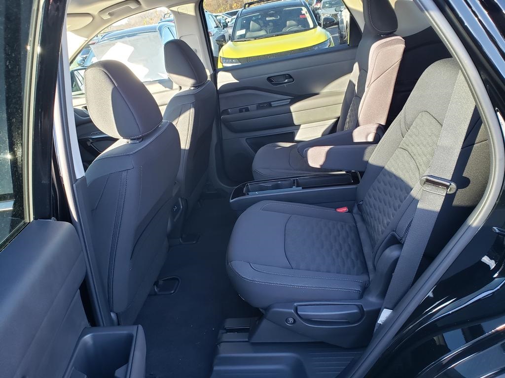 new 2025 Nissan Pathfinder car, priced at $38,206