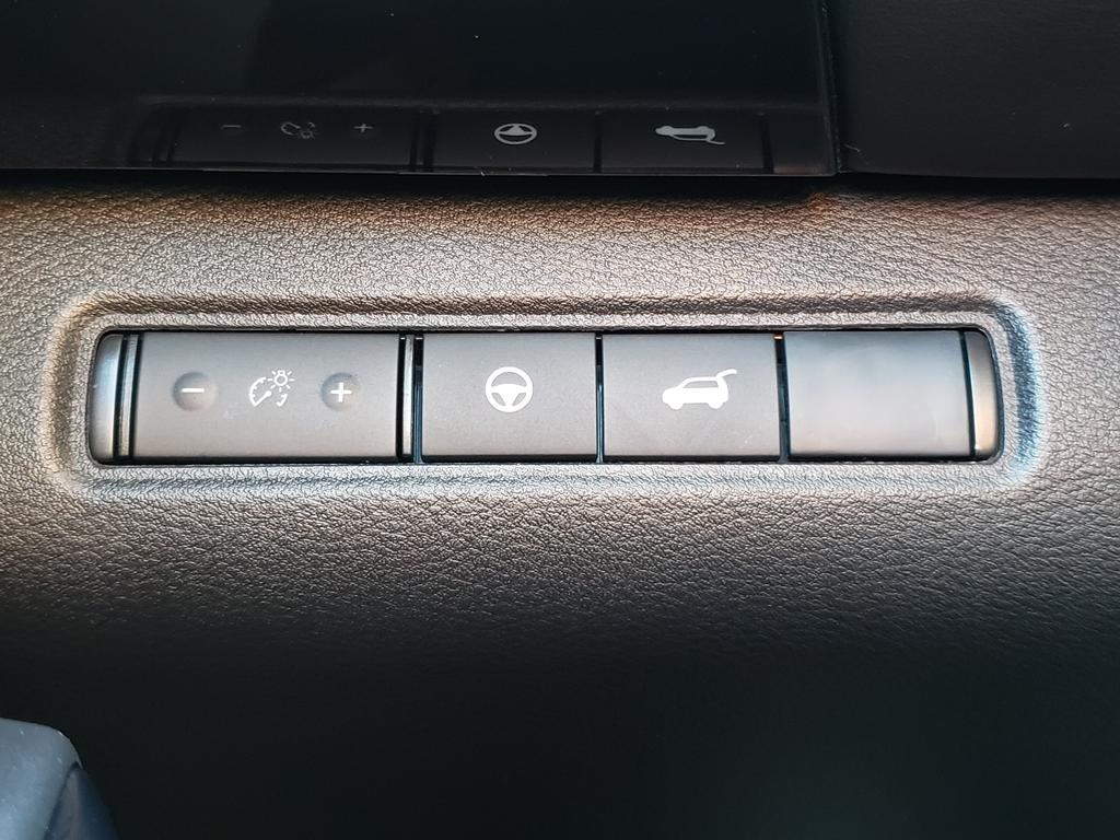 new 2025 Nissan Pathfinder car, priced at $38,206