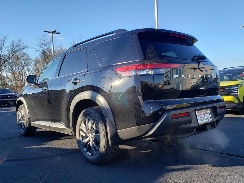 new 2025 Nissan Pathfinder car, priced at $38,206