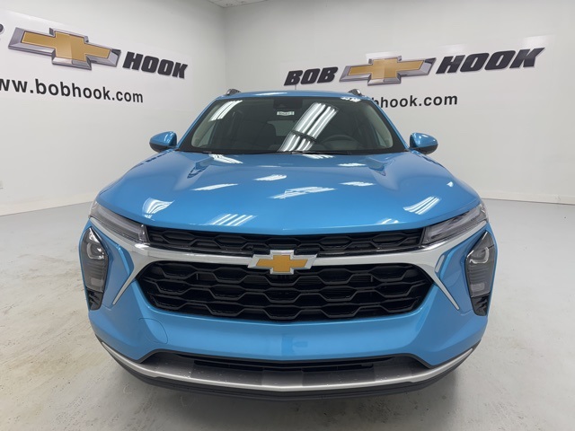 new 2025 Chevrolet Trax car, priced at $23,890