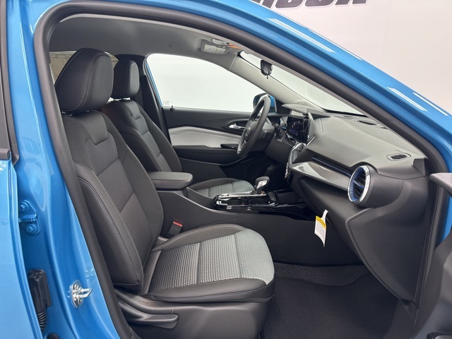 new 2025 Chevrolet Trax car, priced at $23,890