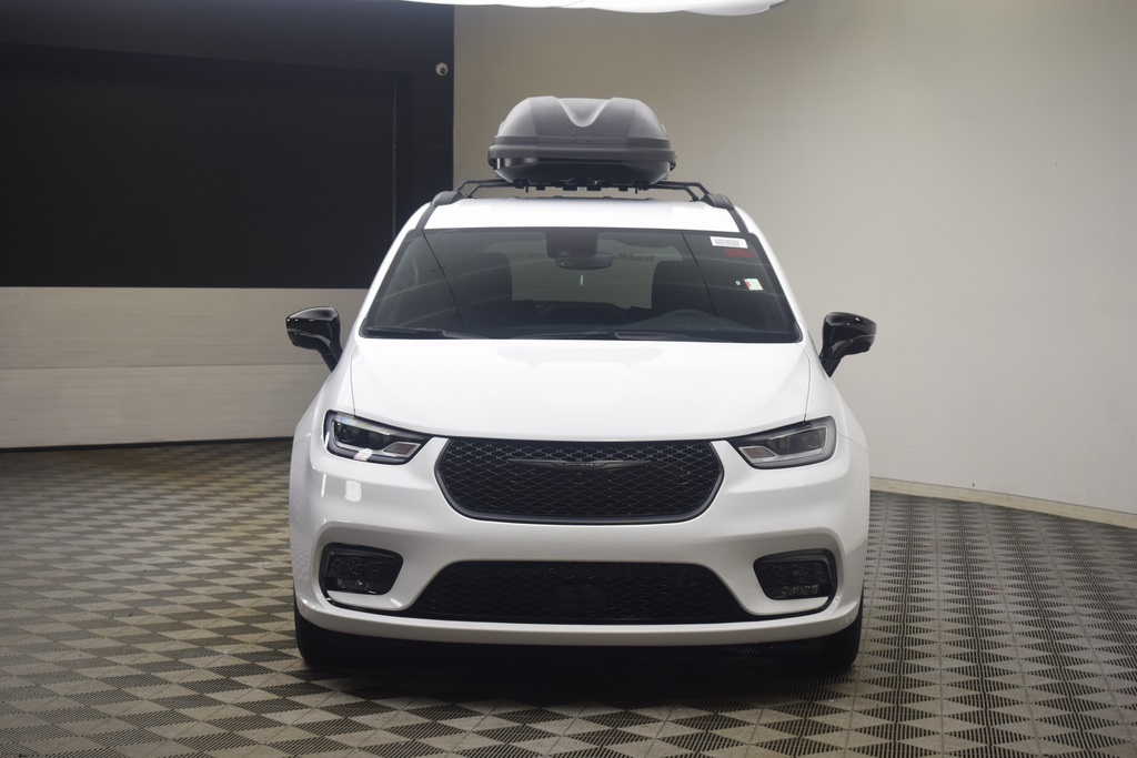new 2025 Chrysler Pacifica car, priced at $43,837