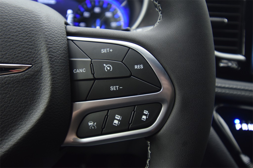 new 2025 Chrysler Pacifica car, priced at $43,837