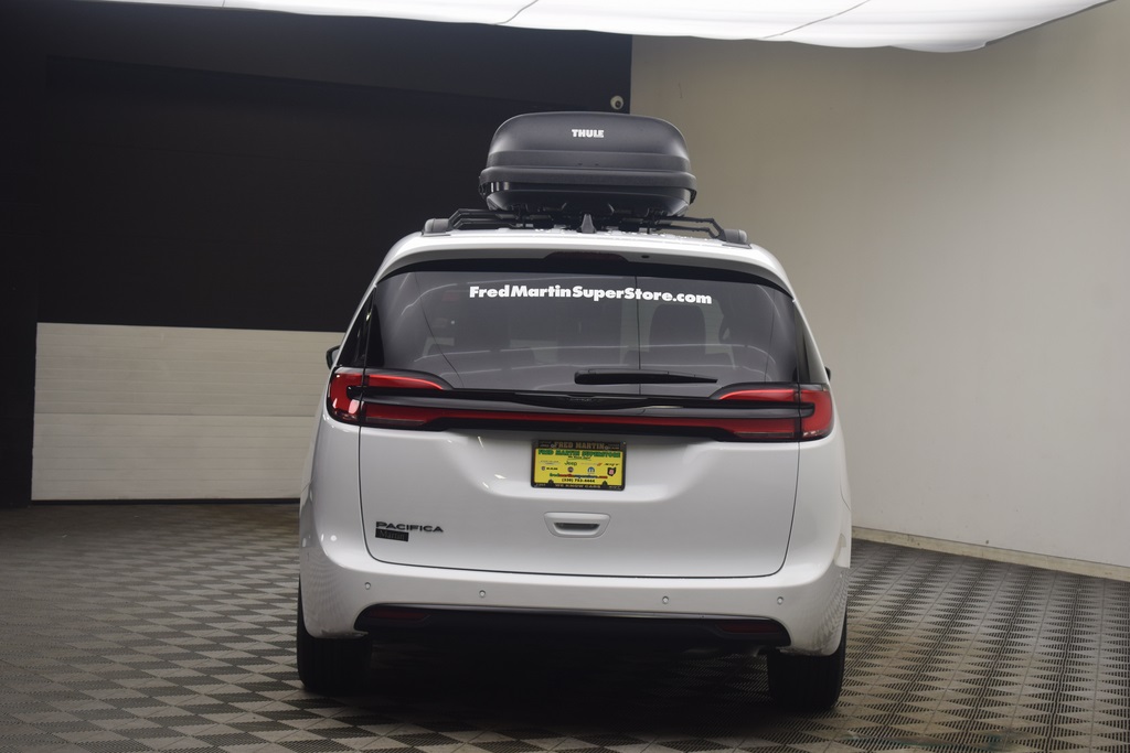 new 2025 Chrysler Pacifica car, priced at $43,837